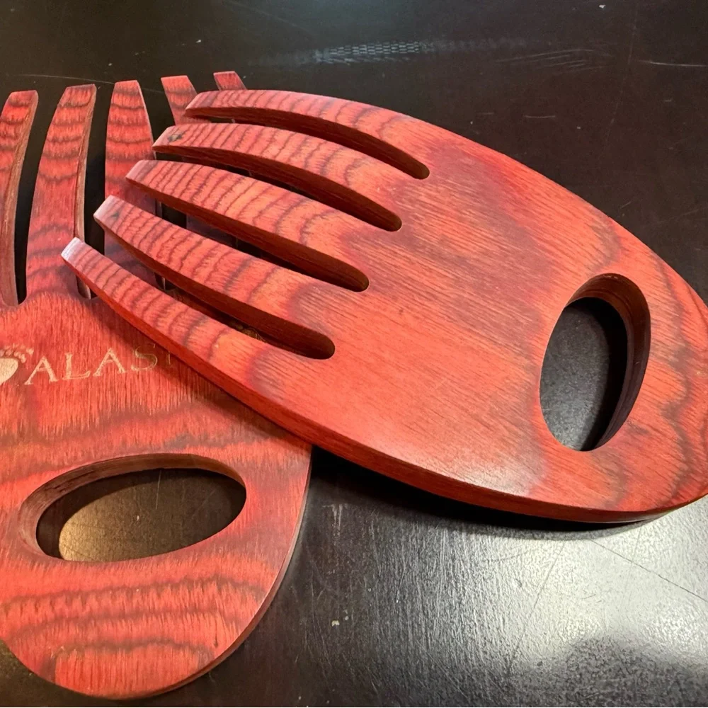Red Alaska‎ Wooden Salad and Pasta Claws in red finish